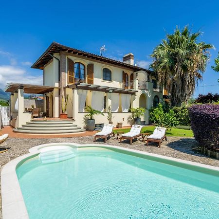 Villa Lorenzo Querceta Esterno foto