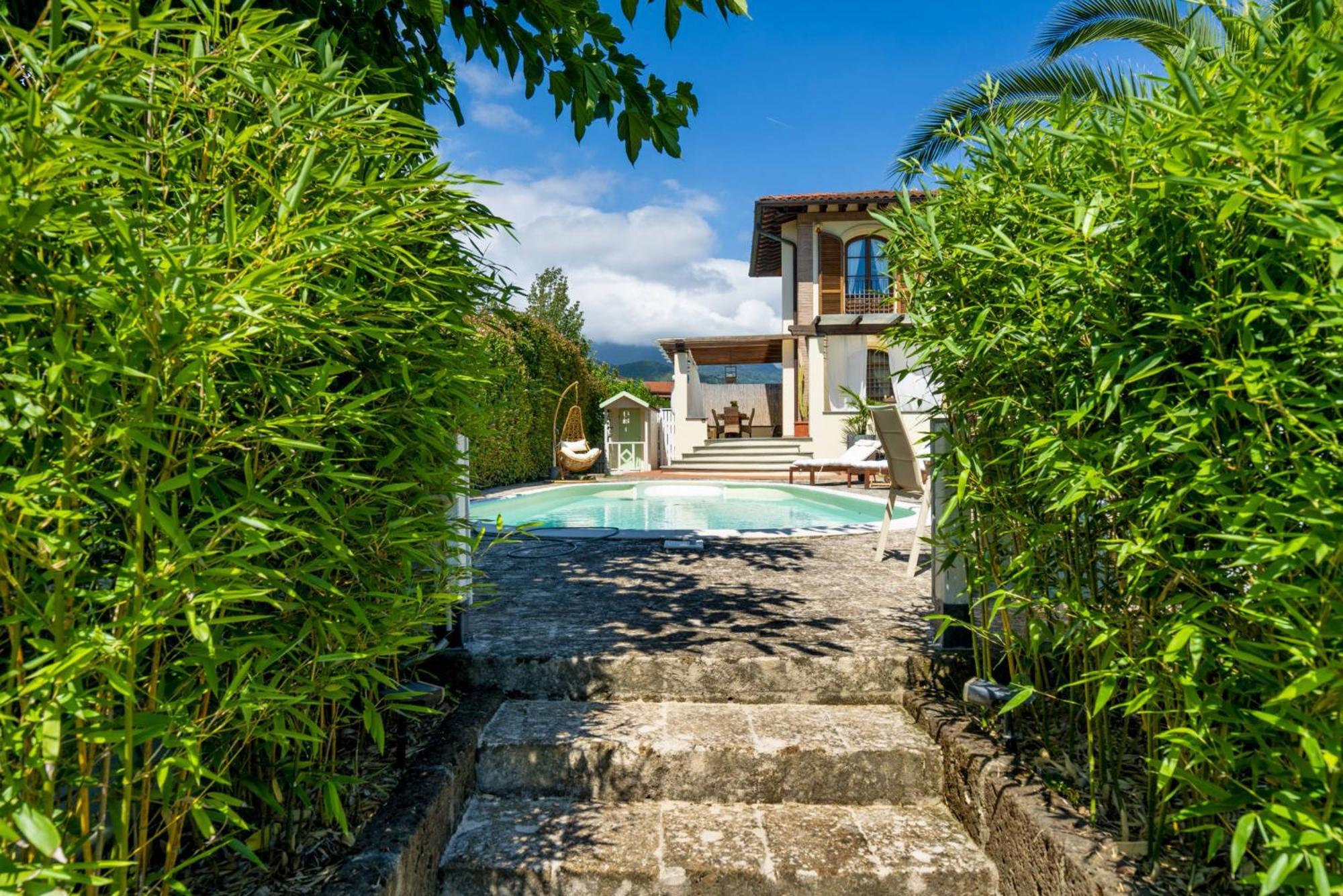 Villa Lorenzo Querceta Esterno foto